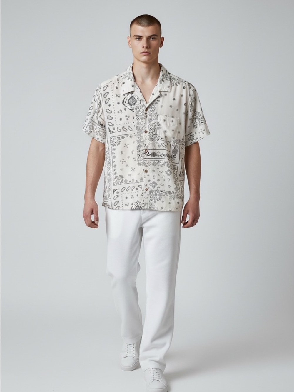 Aeropostale Men Large White Bandana Paisley Short Sleeve Button Down Camp Shirt